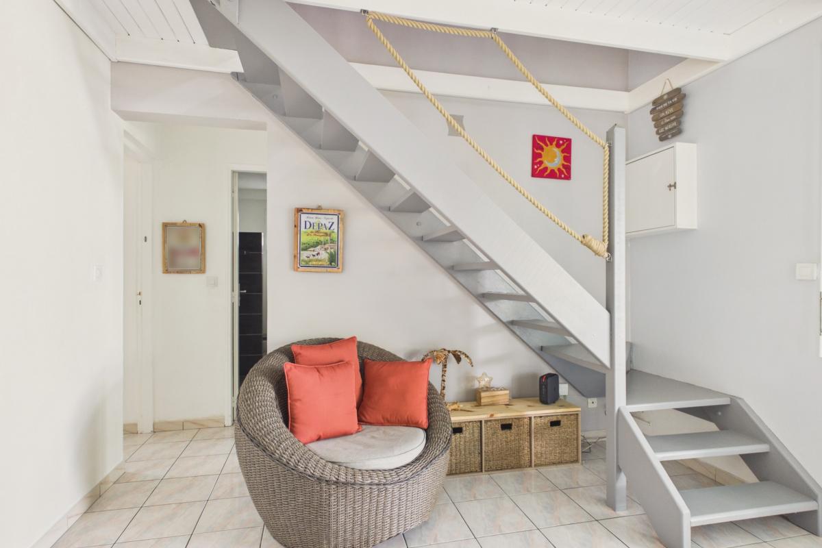 piscine-4 chambres-villa-sainte-luce-8-personnes - escalier